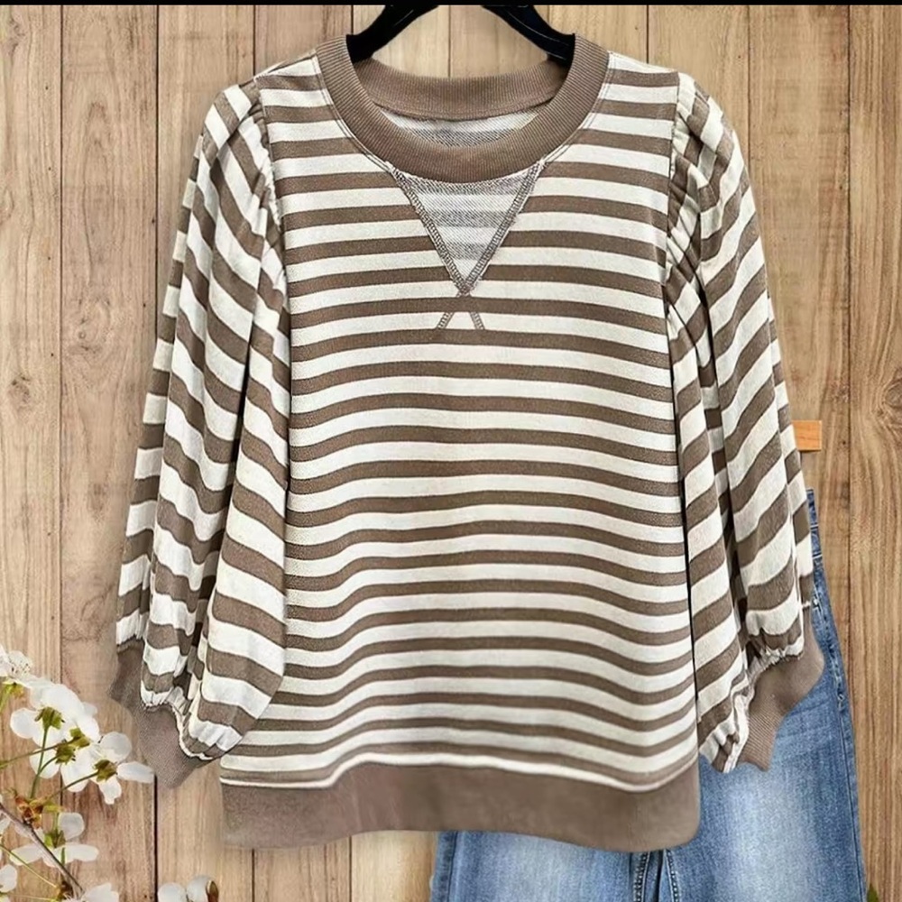 ⬇️Sage Vell Brown and Cream Striped Unlined Sweatshirt